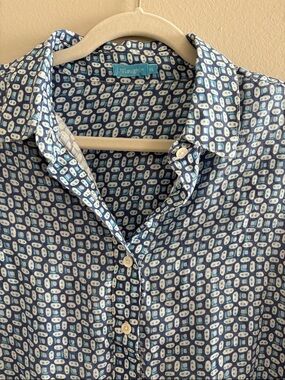 J. McLaughlin Blue and White Linen Geometric Button popover/Tunic